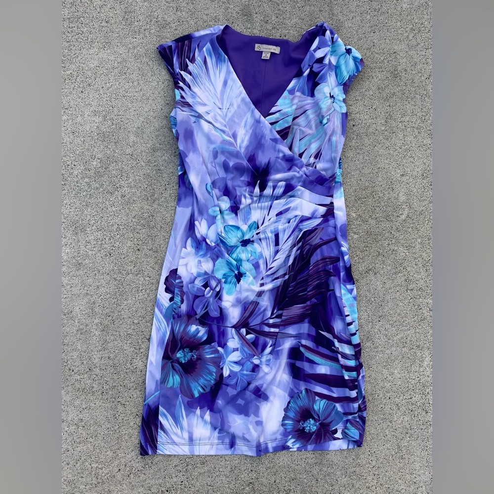 Established 1962 petite women’s tropical floral dress.